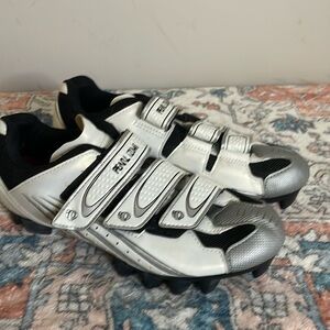 Pearl Izumi bike shoes size 9 (uk 39.5) good condition